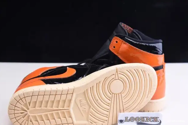 High - Jordan Air 555088-028 Retro 3.0 Backboard 1 Shattered 0325